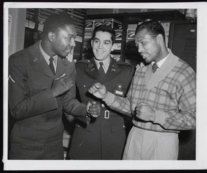 1955 Vintage Photo Sugar Ray Robinson Luther Rawlings Before Bobo Olson Fight - Bild 1 von 4