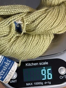 Hilo voluminoso de lana verde aguacate Marks Light Persiskt Suecia 96 g - Imagen 1 de 3