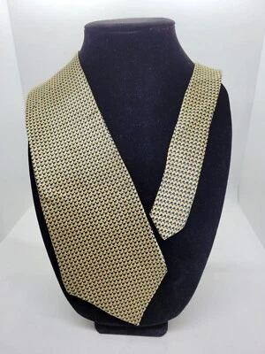 Gianfranco Ruffini  Mens 100% Imported Italian Silk Tie Made in the USA - Image 1 of 2