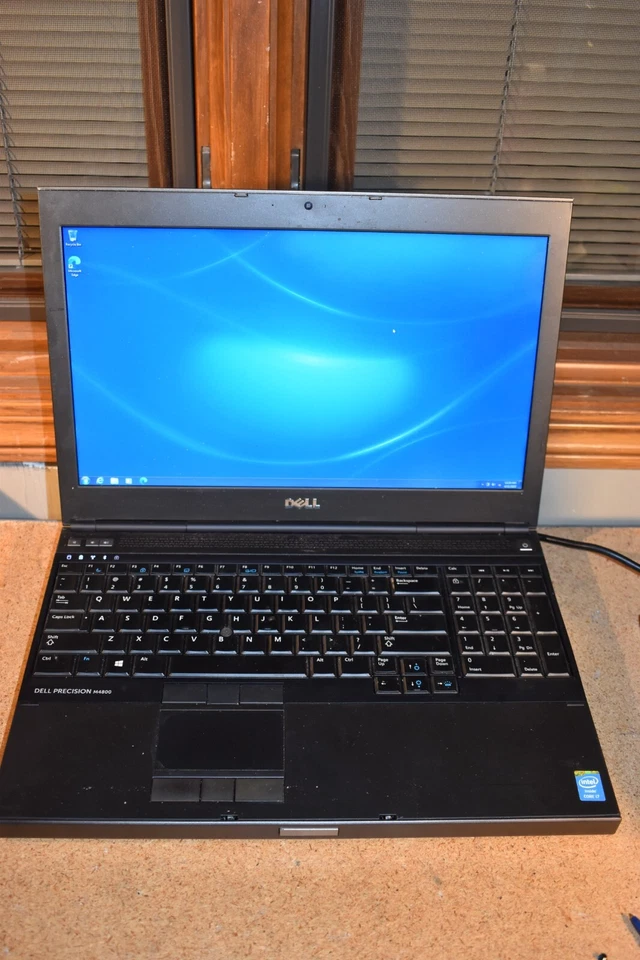 Dell Precision M4800 Quad Core i7-4800QM 32GB 256GB SSD Windows 7 NVidia K1100M Foto 1 de 4