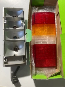 PEUGEOT J9 / 205 F - FEU ARRIERE D/G COMPLET - FRANKANI VALEO 083313 - Imagen 1 de 4