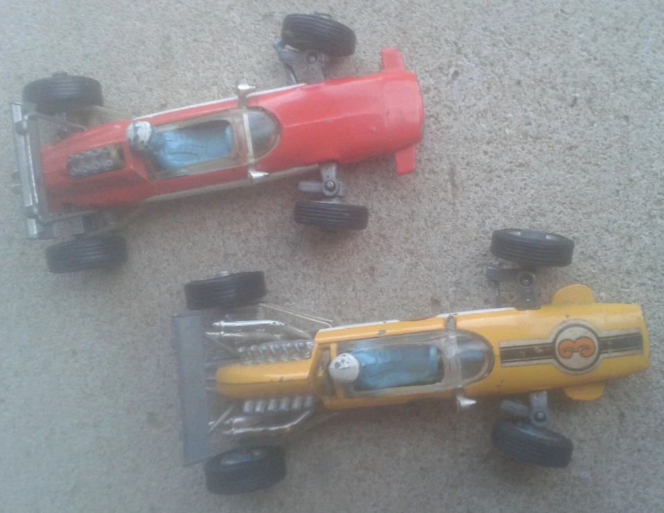 LOTUS CLIMAX F1 RED & COOPER MASERATI F1 YELLOW CORGI TOYS 1:43 - Immagine 1 di 4