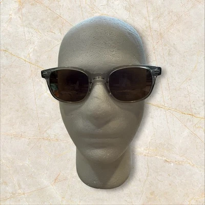 Gafas de sol unisex Penguin. Monturas grises con lentes marrones  Foto 1 de 4