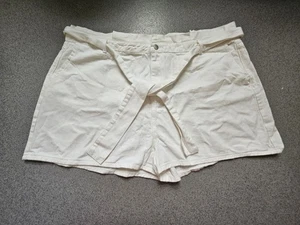 Chic White Belted Denim Shorts In The Style x Stacey Solomon Plus Size UK 28 New - Picture 1 of 13