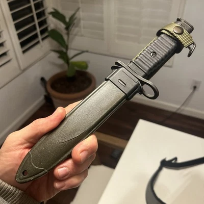 KCB Eickhorn Solingen STYLE Bayonet w Scabbard - Image 1 of 4