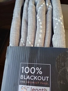 Tenda Davinci Ricamo 50"-95" Grigio e Bianco 100% Black Out One Grommet - Foto 1 di 6
