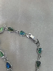 Beautiful Silver Tone & Abalone Shell Detailed Size Small Bracelet - Picture 1 of 7