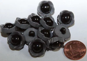 12 Black & Grey Flower Floral Plastic Buttons 5/8" 15mm # 5227 - Picture 1 of 1
