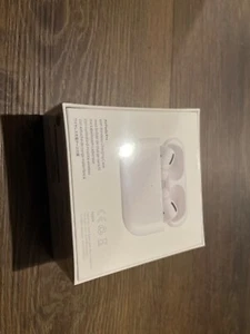 Apple AirPods Pro with MagSafe Wireless Charging Case - White - Photo 1 sur 3