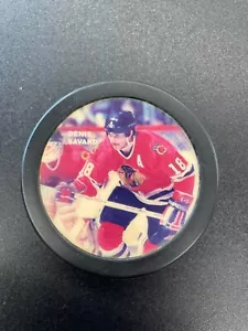 VINTAGE NHL CHICAGO BLACKHAWKS DENIS SAVARD STAR PUCK *8695 - Picture 1 of 3