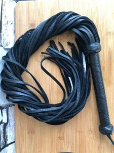 Long Flogger Paddle 40 tail Whip Real Leather Whip Grip EXTRA LONG-100cm .UK - Picture 1 of 4