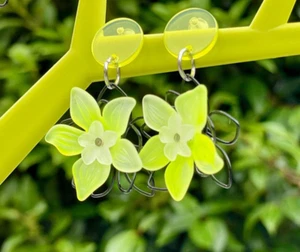 NEON FLOWER EARRINGS cute lucite kawaii black wire wrapped yellow - Picture 1 of 7