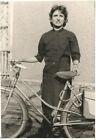 PHOTO ANCIENNE - VINTAGE ORIGINAL - BICYCLETTE CAPTIVANTE FEMME VELO BICYCLE
