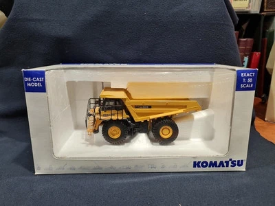 UNIVERSAL HOBBY CAMION DA CAVA KOMATSU HD 605 SCALA 1:50  - Immagine 1 di 4