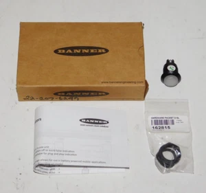 New Banner Engineering S18LGRYPT 31637 S18 EZ Light 18mm Barrel Mount Indicator - Picture 1 of 3