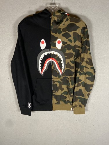 A BATHING APE (BAPE) Felpa con cappuccio e zip intera BAPE A Bathing Ape mimetica testa di squalo WGM donna media