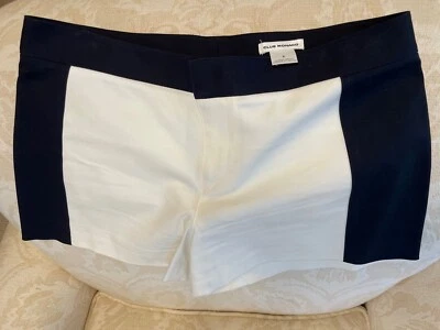 Club Monaco White and Black sexy short Shorts Womens 6 zip lined - Image 1 of 4