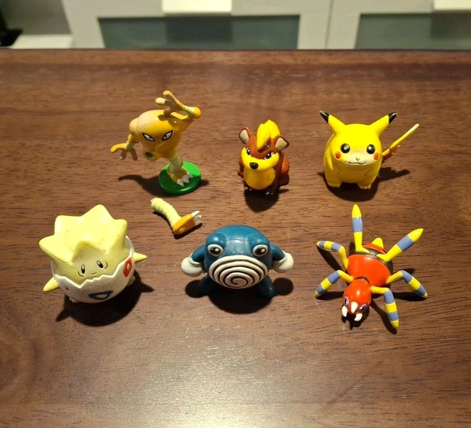 Lote de 6 Figuras Pokemon Vintage Tomy CGTSJ 1998-2000 (UNA ESTÁ ROTA) Foto 1 de 4
