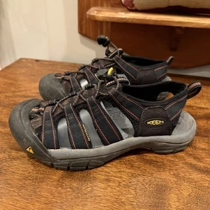 Keen Newport H2 Sandalen Wasser Damengröße 8 schwarz rot Wandern wasserdicht Schuhe - Bild 1 von 4