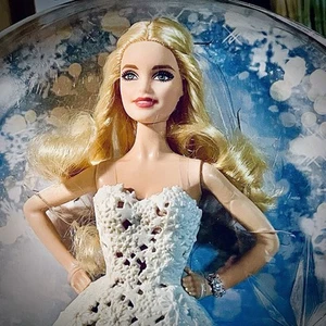 2016 Holiday Barbie, Peace - Hope - Love Collection, blond ~ Aqua Kleid DGX98 - Bild 1 von 8