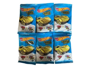 Paquete de modelos misteriosos Hot Wheels 2014 calcomanía para automóvil bolsa de agarre fiesta favor Y8127 paquete de 6 - Imagen 1 de 2