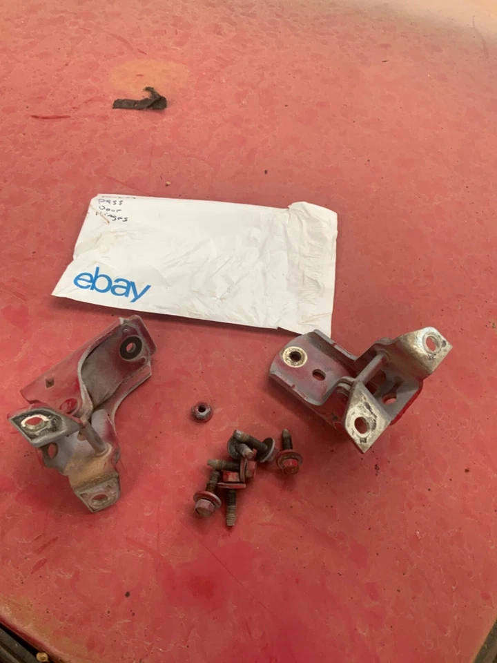 1994 Mazda B3000 Factory Door hinges right passenger side upper lower door hinge - Image 1 of 1