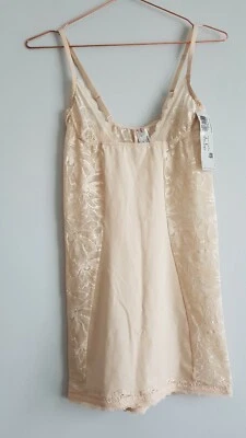 Bodydress Triumph Magic Boost creme tamanho P - Imagem 1 de 4