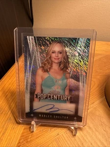 Leaf Pop Century 2025 Marley Shelton /10 White Shimmer - Bild 1 von 2