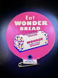 Original Vintage 1950 Mr. P.T. Bluster sagt Eat Wonder Brot Pappnadel 2,5" - Bild 1 von 2