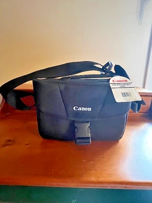Canon EOS Shoulder/Carry Bag 100ES 9320A023AA, Holds 1 SLR Camera & 1-2 Lenses - Image 1 of 4