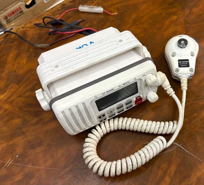ICOM ICM41Z MONTAJE FIJO VHF TRANSCEPTOR MARINO INTERFAZ GPS/NAV Foto 1 de 4