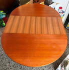TAVOLO ROTONDO, ALLUNGABILE IN LEGNO MASSELLO ANNI 