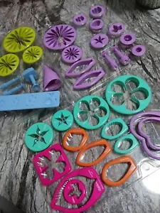 Wilton Gum Paste Floral Cutters 3 Sets - Picture 1 of 4
