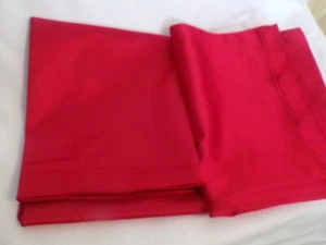 Par de fundas de almohada de satén rojo 19 1/2" x 29" nuevas sin etiquetas - Imagen 1 de 3