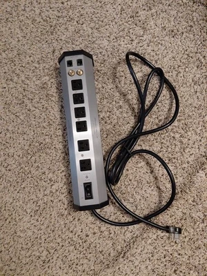 FURMAN PST-6 Multi-Stage Protection  Outlet AC Power Conditioner Station - Image 1 of 4