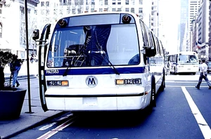 ORIGINAL KODACHROME SLIDE NYC BUS 1982 GM RTS #PA2583 5 AV-41 ST APRIL 25, 1991 - Picture 1 of 1