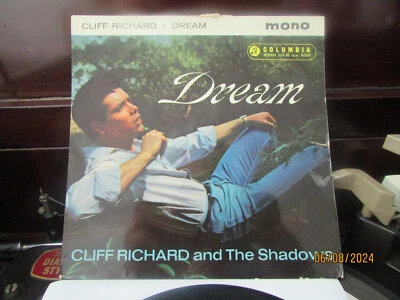 CLIFF RICHARD ~ DREAM ~ 1961 ~ COLUMBIA ~ U.K.45 E.P. + P/S ~ HEAR ! - Image 1 of 4