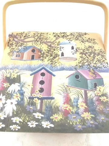 Vtg Kenyield Hand Painted Garden birdhouse Pie Carrier Picnic Basket 12"x 12"x7" Cover