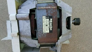 Miele W828 washing machine - motor Nr. 014285 - Picture 1 of 5