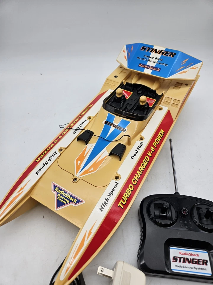 VINTAGE RADIO SHACK STINGER RADIO CONTROLLED RC RACING BOAT *UNTESTED* - Image 1 of 4
