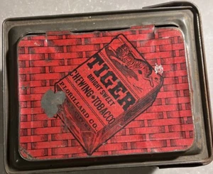 Vintage TIGER BRIGHT SWEET CHEWING TOBACCO Tin Basket Weave Lunch Box / Pail - Picture 1 of 6