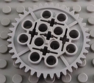 LEGO Light Bluish Gray 40 Tooth Technic Mindstorms Gear Piece - Picture 1 of 1