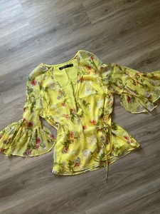 Y2K Fairy Whimsical Flowy Summer Top Pastel Yellow Floral Lg Short Sleeve V-Neck - Picture 1 of 5