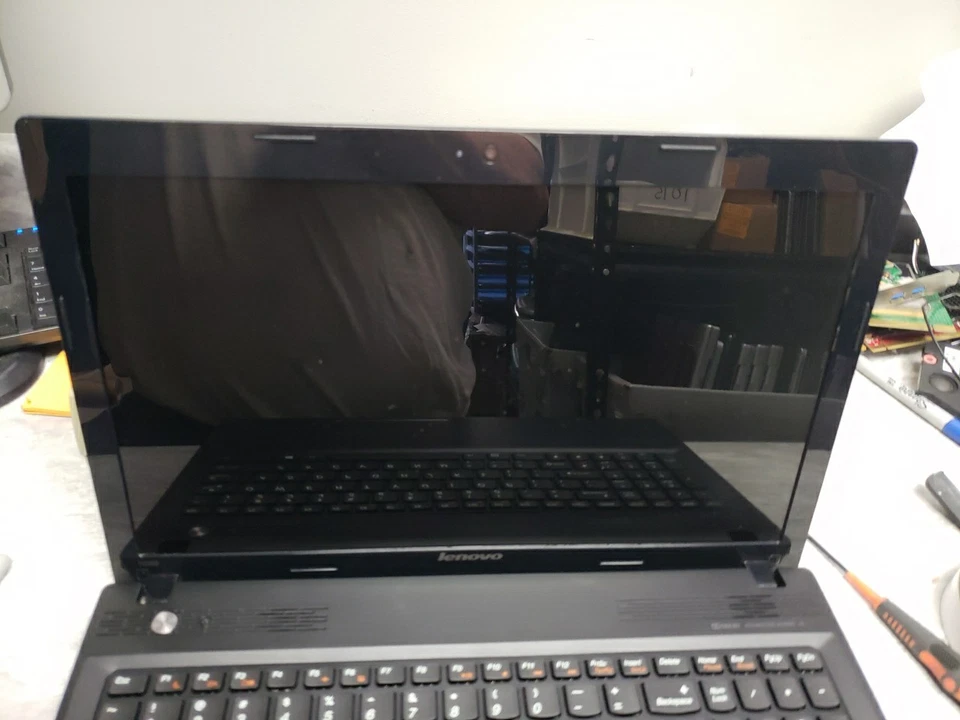 Lenovo IdeaPad N585 AMD 2 CORE  E-1 1.4GHZ 2GB RAM NO POWER CORD FREE SHIP - Image 1 of 4