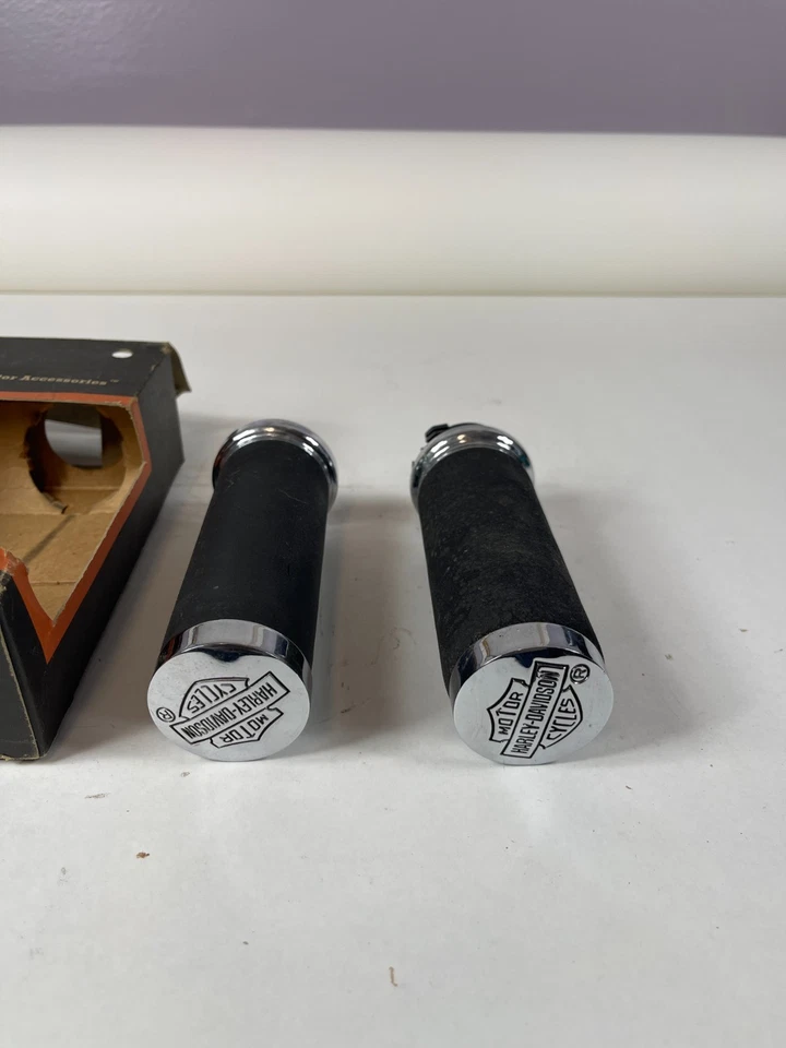 Harley-Davidson Small Chrome & Rubber Hand Grips 56241-96 NOS w/ Box - Image 1 of 4