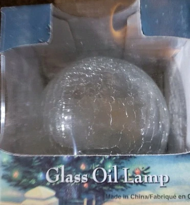 Lámpara de aceite de vidrio soplado a mano blanca iridiscente Traditions bola redonda NUEVA  Foto 1 de 4