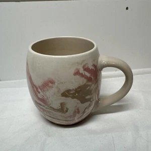 Taza de 16 oz con diseño de remolino de mármol rosa blanco y tostado - Imagen 1 de 8