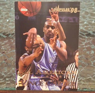 Collector's Edge Impulse #35 1998-99 Vince Carter - All American (RC) TARHEELS  Foto 1 de 2