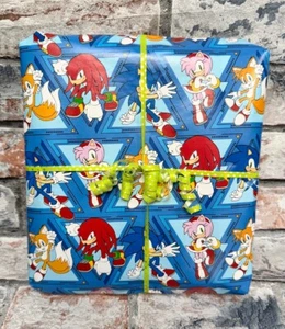 Sonic pass the parcel , sonic theme 8/10/12/14/16/18 layers & prize. fast post - Picture 1 of 6