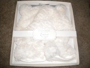 Kyle &  Dena ivory faux fur hat with pompom ears and matching booties NWT in box - Picture 1 of 1